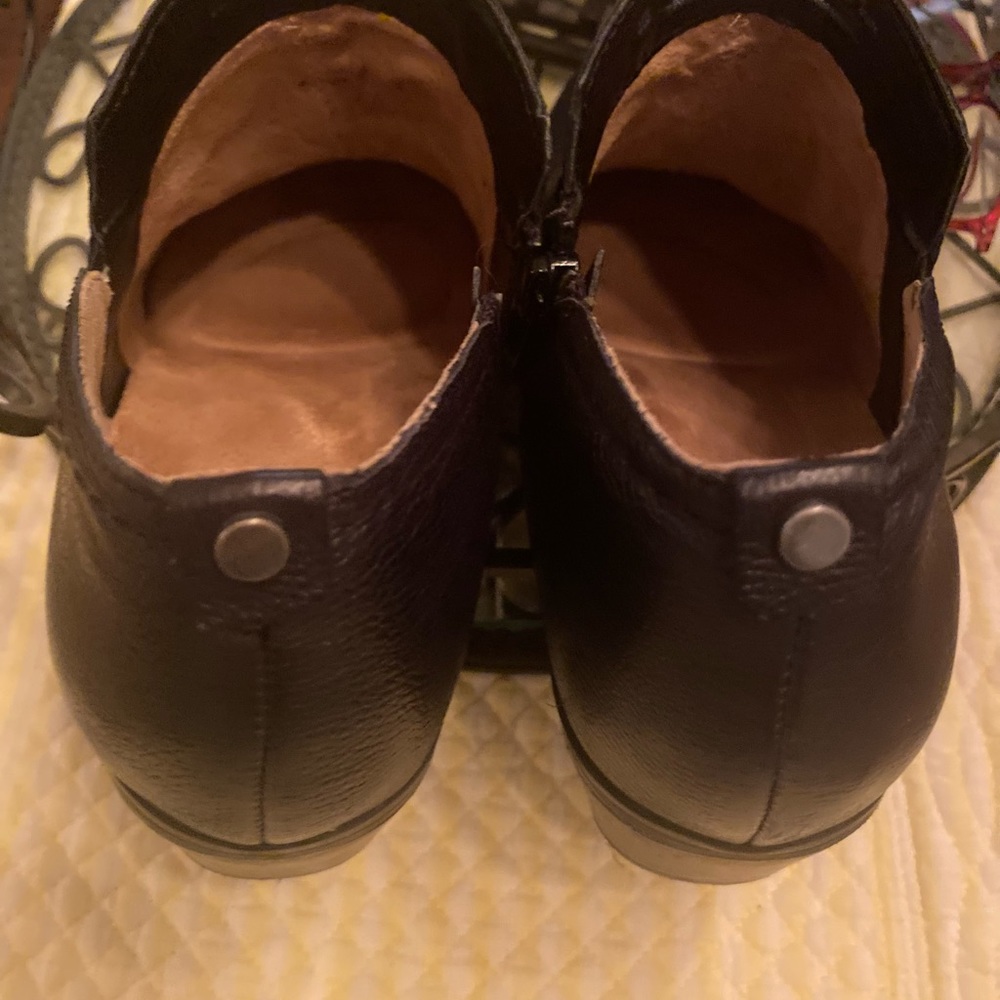 Naturalizer Ankle Boot 2” Block Heel, Inside Zipp… - image 5